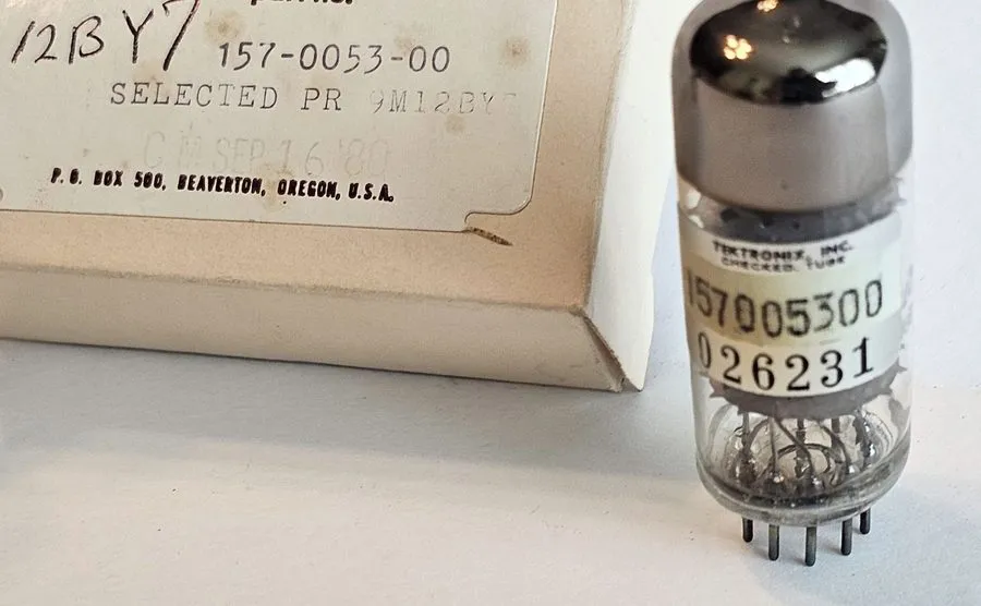 Тестер Vintage Tektronix 157-0053-00 Selected Matched Pair 12BY7A Vacuum Tubes — фото лота 2