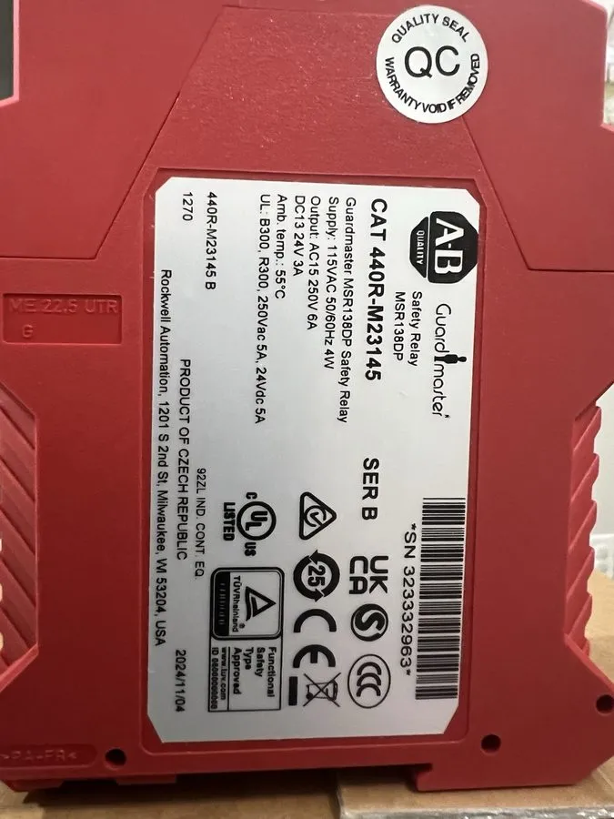 Реле безопасности Allen Bradley Guardmaster 440R-M23145 MSR138DP Series A 115VAC