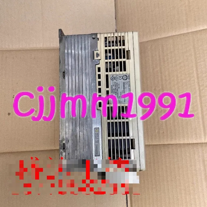Частотный преобразователь CIMR-VB4A0018FAA Yaskawa V1000 inverter 7.5KW/5.5kw