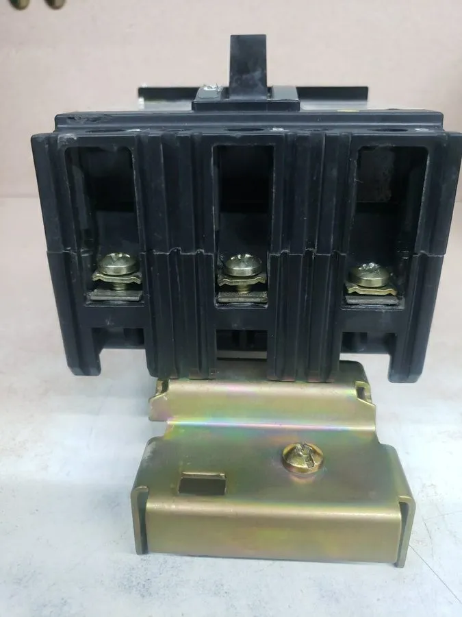 Автоматический выключатель Square D FC34015 Circuit Breaker 15 Amp, 3 Pole, 480V