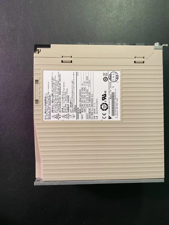 Сервопривод YASKAWA SGDV-180AE1A002000 SGDV-OCC02A SERVO PACK — фото лота 2