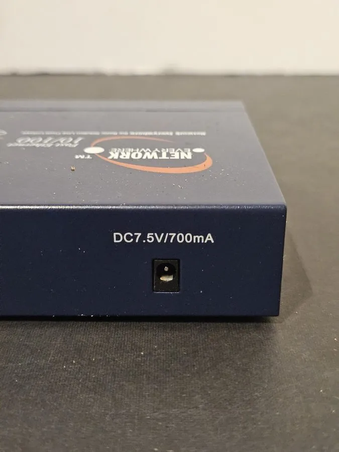 Коммутатор Linksys Network Everywhere NH1005 V2 Fast Ethernet 5 Port Hub — фото лота 2
