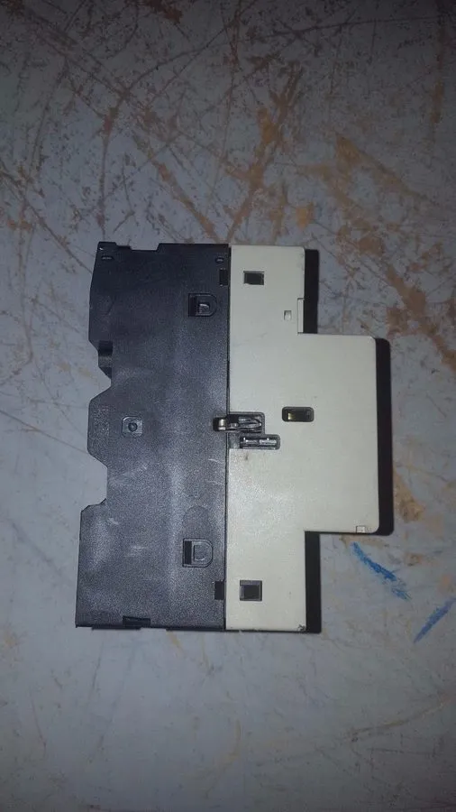Автоматический выключатель Telemecanique GV2-RT05 Motor Circuit Breaker 0.63-1A