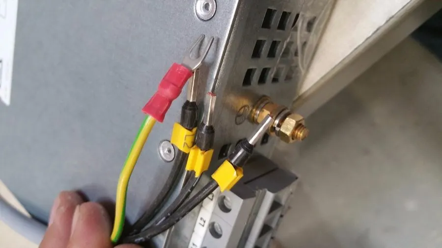 Частотный преобразователь 1PC Siemens 6SL3203-0CD21-4AA0 4kw A5E00417563