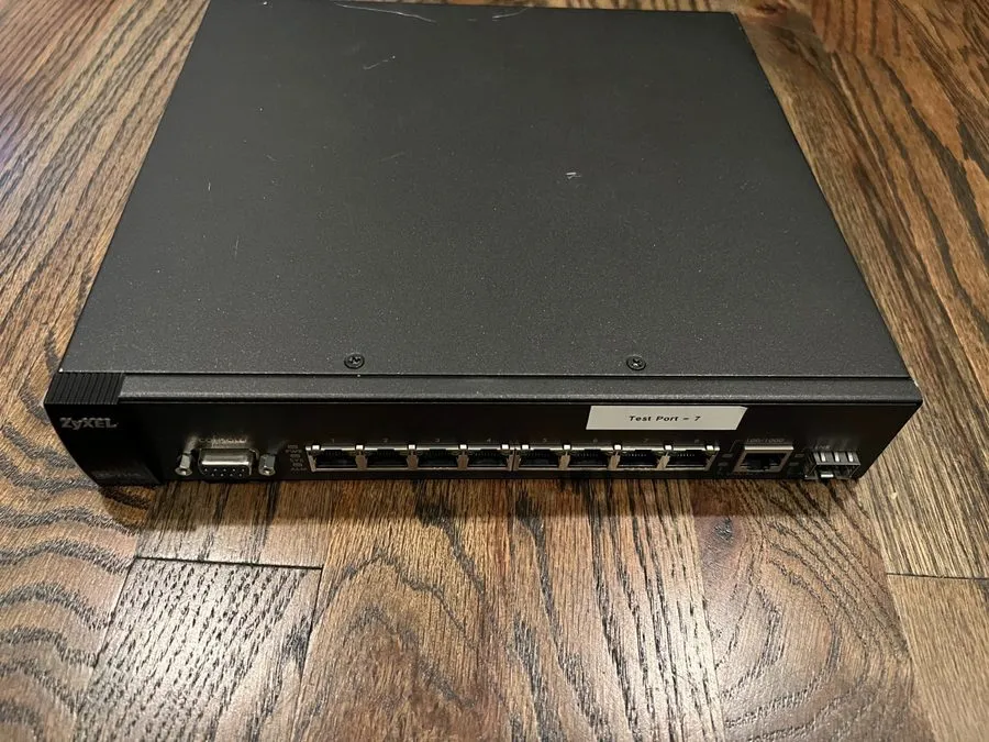 Коммутатор Zyxel ES-2108 Series 8-port Managed Layer 2 Edge Fast Ethernet Switch — фото лота 1
