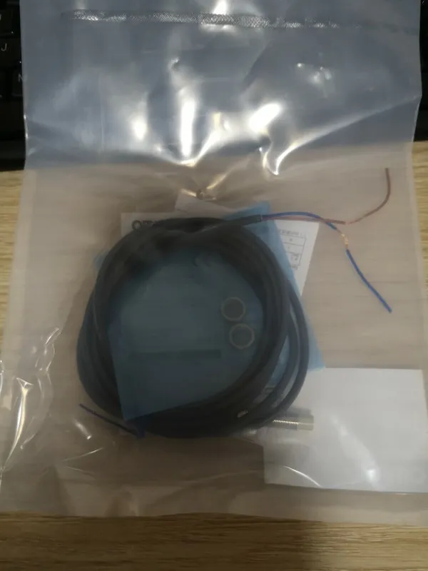 Датчик приближения E2E-X4MD1