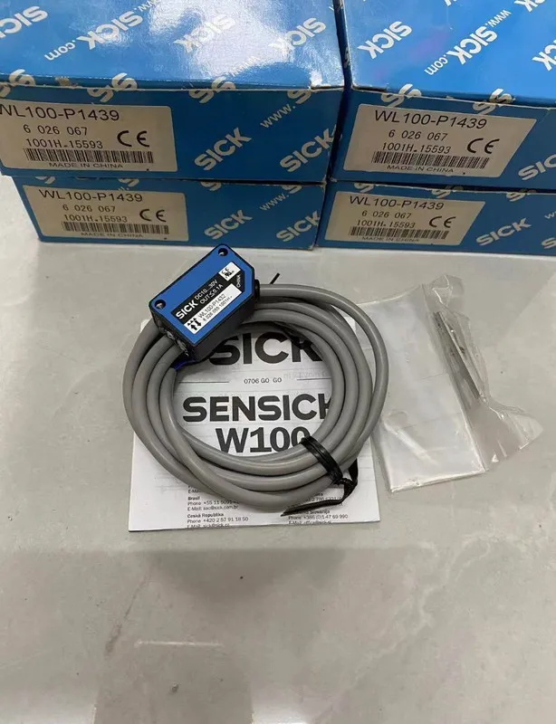 Фотоэлектрический датчик Sick WL100-P1439 Photoelectric Retro-Reflective Sensor
