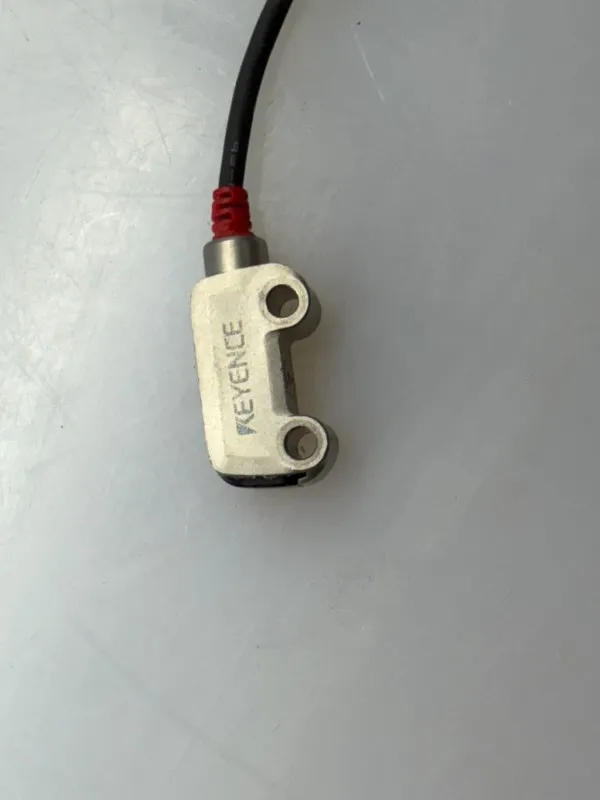 Фотоэлектрический датчик Keyence PR-MB15CP Photoelectric Sensor