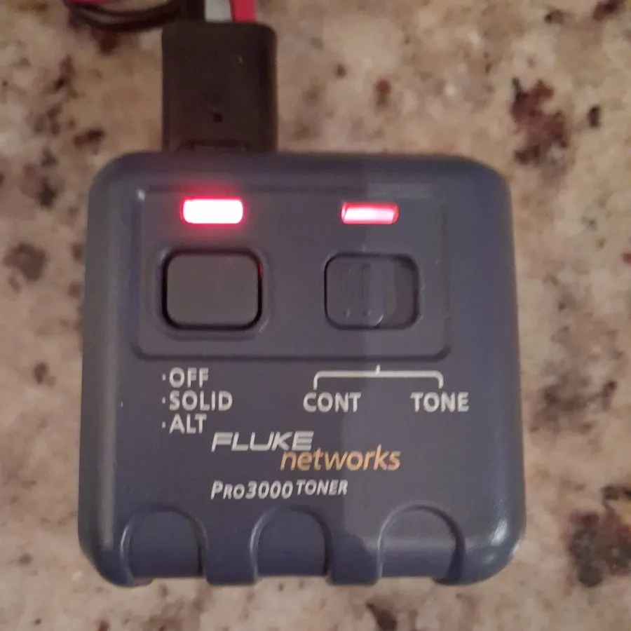Тестер Analogowy lokalizator par PRO3000 Fluke Networks