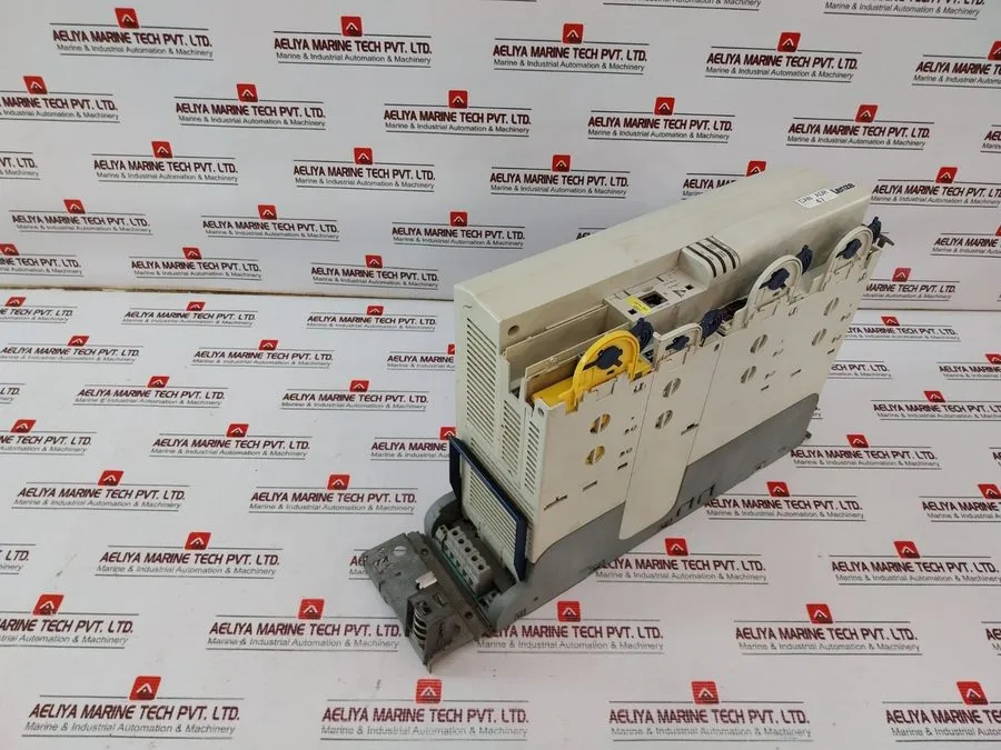 Сервопривод Lenze E94AMHE0134 Servo Multi Drive Highline E94AYFLF E94AYM33