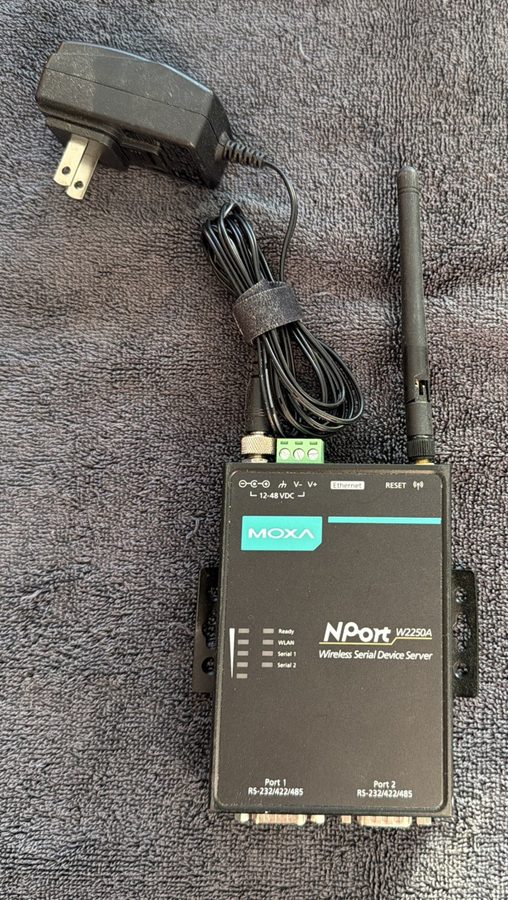 IIoT-устройство Moxa NPort W2250A-T-EU Band Serial to WiFi Wireless Device Serve