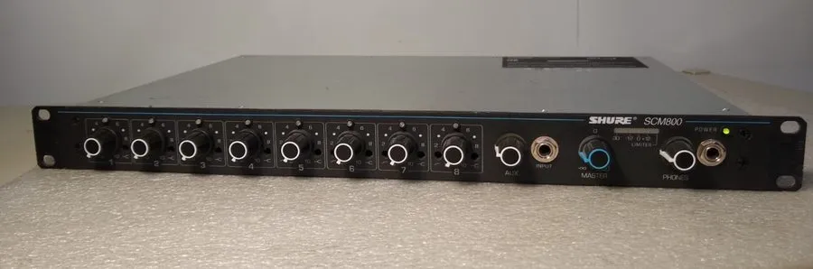 Микшерный пульт Shure SCM800 Rackmount Professional 8 Channel Microphone Mixer