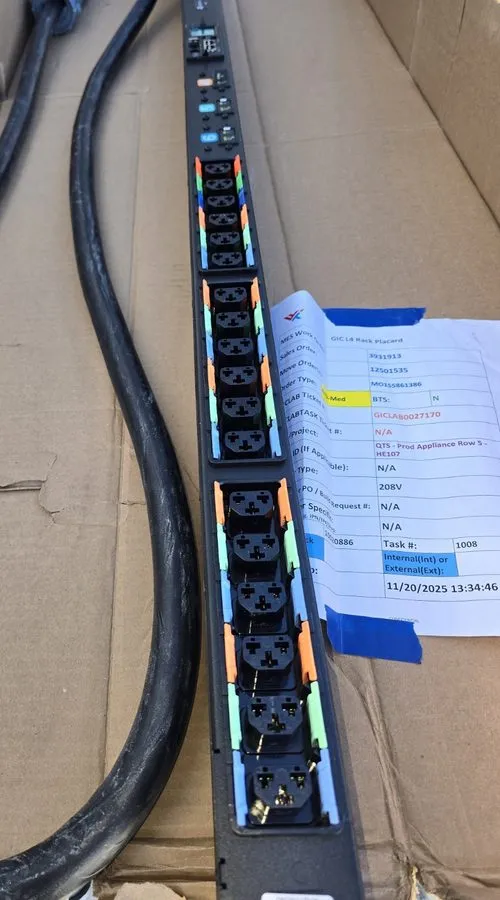 Блок розеток PDU Vertiv Geist Switched Rack PDU Next Gen IMD 1U 30A 208V C13/C19 — фото лота 2