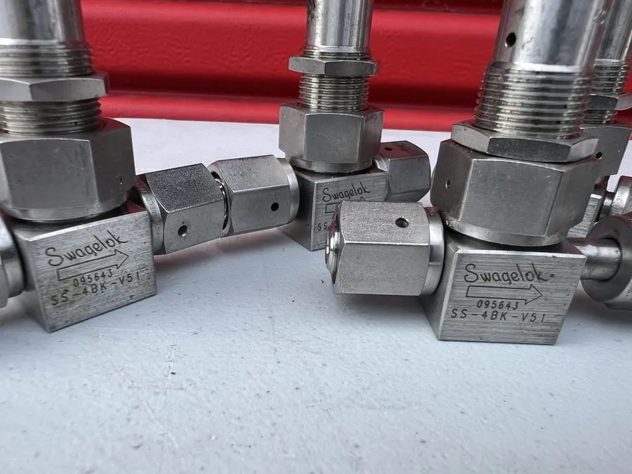 Клапан Swagelok SS-4BK-V51 Stainless Steel Bellows Sealed Valve FNSP — фото лота 2