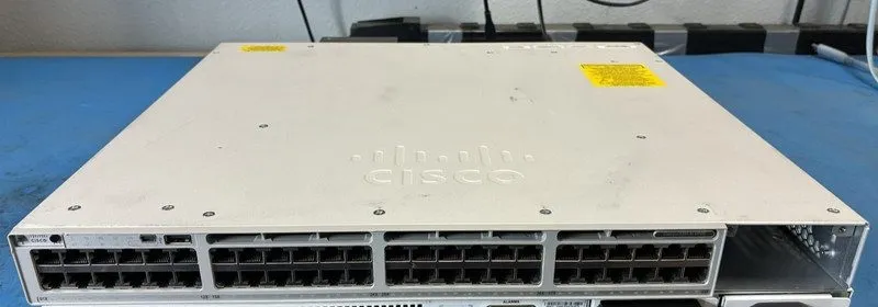 Коммутатор Cisco C9300-48U-A Catalyst 48 Ports Rack Mountable GB Ethernet Switch