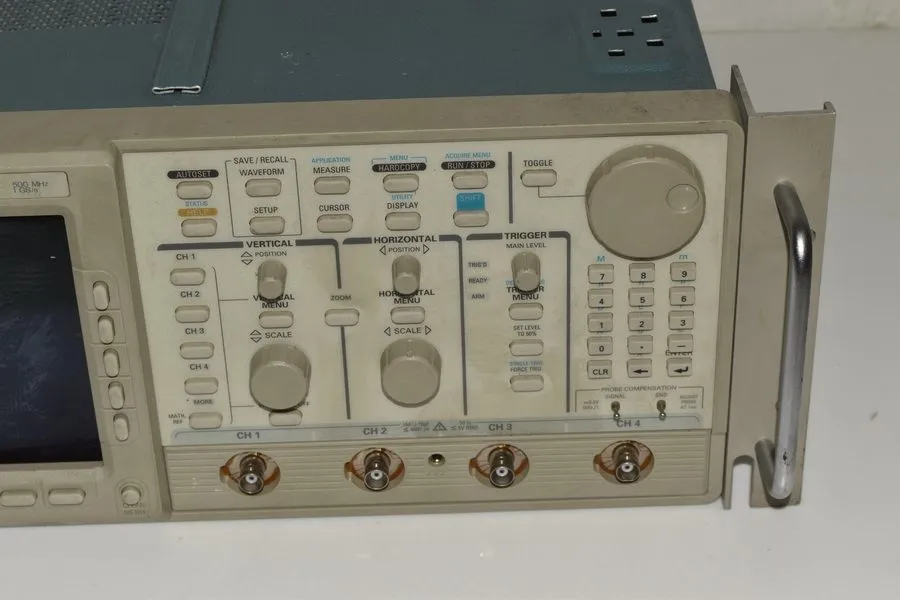 Осциллограф Tektronix TDS540 4 Channel, 500MHz 1GS/s Oscilloscope