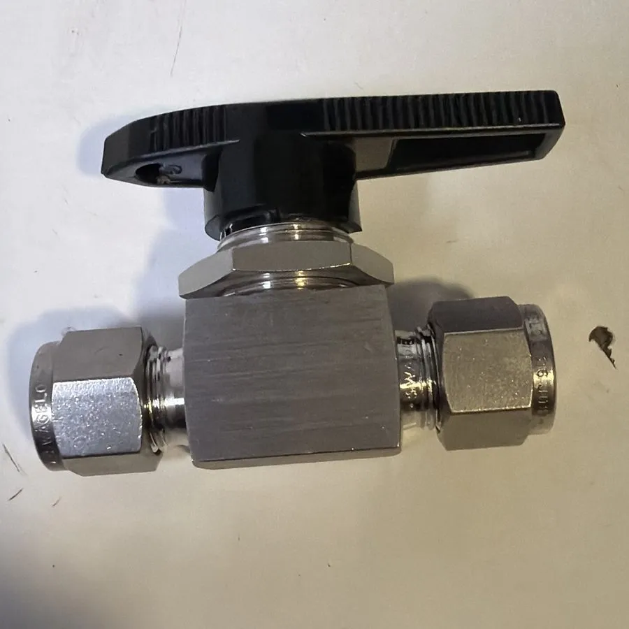 Фитинг Swagelok SS-43S6 Stainless Steel 3/8" Tube Fitting Manual Ball Valve — фото лота 1