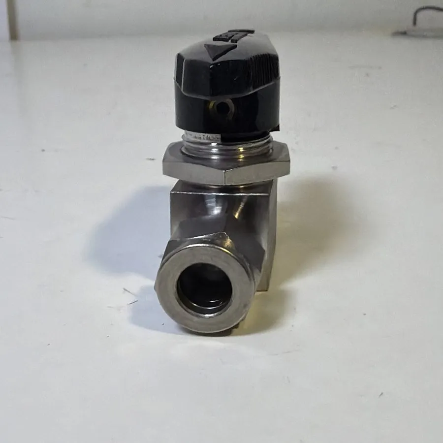 Фитинг Swagelok SS-43S6 Stainless Steel 3/8" Tube Fitting Manual Ball Valve — фото лота 2
