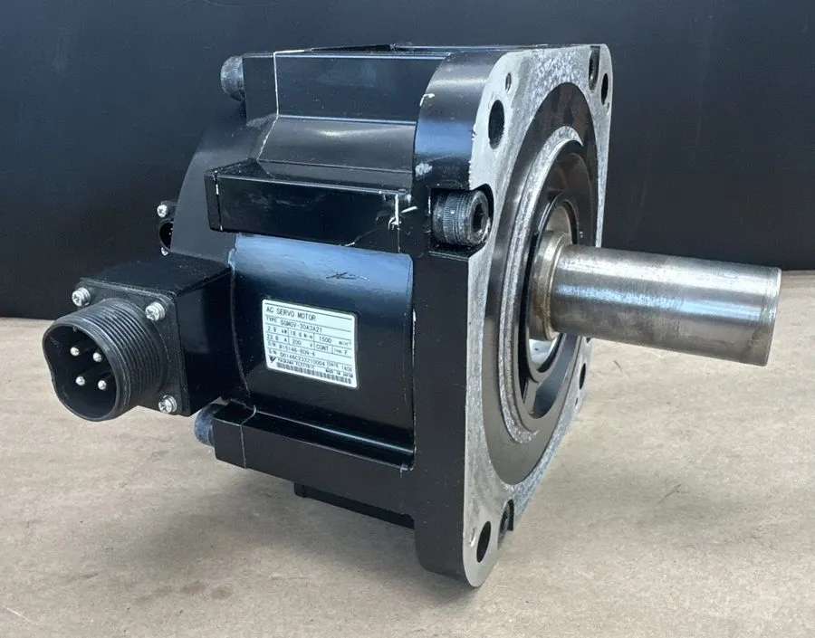 Серводвигатель Yaskawa SGMGV-30A3A21 2.9kW Servo Motor 200V 18.6Nm 1500RPM PREOW — фото лота 2