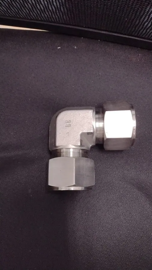 Фитинг SWAGELOK SS-2000-9, Stainless Steel TUBE FITTING 1-1/4''x 1-1/4''
