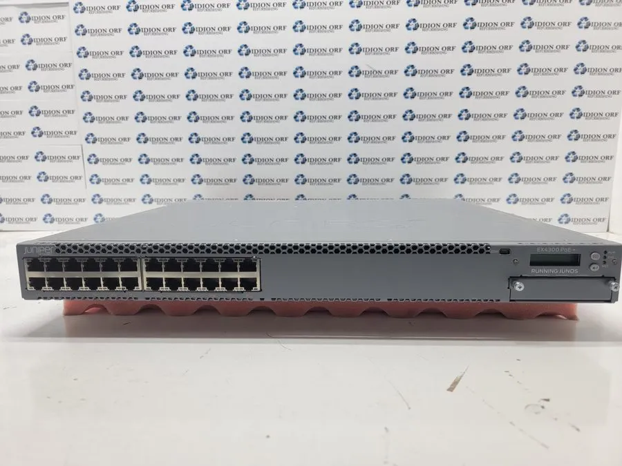 Коммутатор JUNIPER Network Switch EX4300-24P-TAA, Grade B, SKU 15815 — фото лота 1