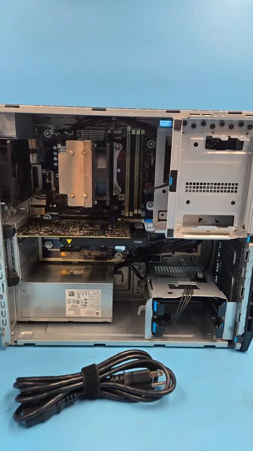 SSD-накопитель HP Z2 Tower G9 Workstation Core i7-12700 16GB RAM 500GB NVMe 2 TB