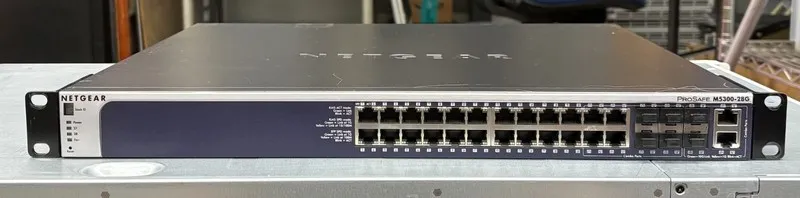 Коммутатор NETGEAR ProSafe M5300-28G 24-Port Managed Gigabit PoE Switch INCL 1x  — фото лота 1