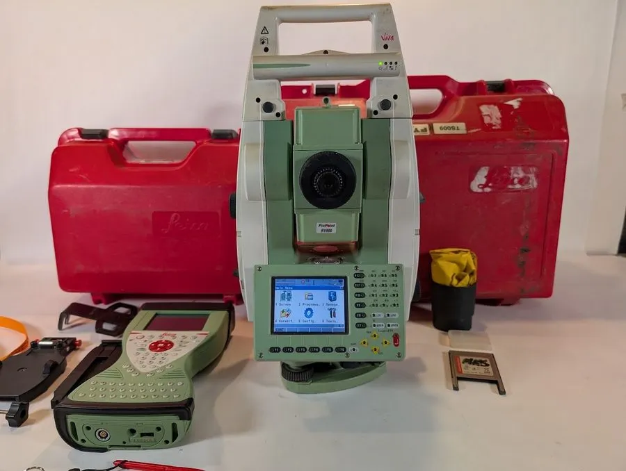 Тахеометр Leica TCRP1205+ R1000 5" Robotic Total Station and CS15 Controller