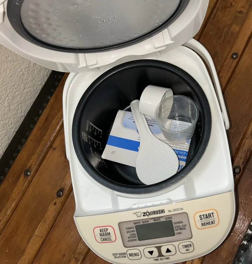 Рисоварка Zojirushi NL-DCC10 Micom Rice Cooker & Warmer 5.5 Cups Pearl Beige — фото лота 3