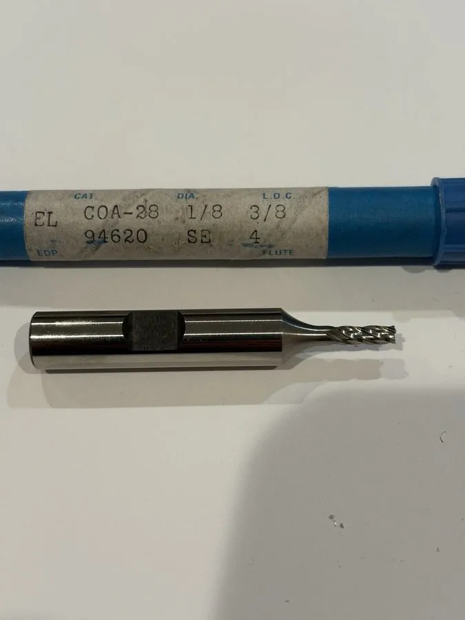 Режущий инструмент COA-28 1/8" HSS 4 Flute Square Single End Mill 3/8" LOC 1-1/2 — фото лота 1
