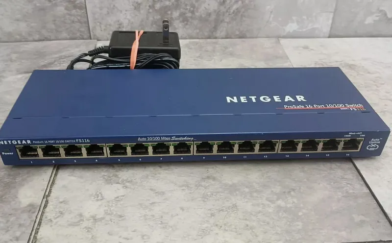 Коммутатор NETGEAR FS116 16 Port Fast ETHERNET Switch 10/100 Perfect Working Con