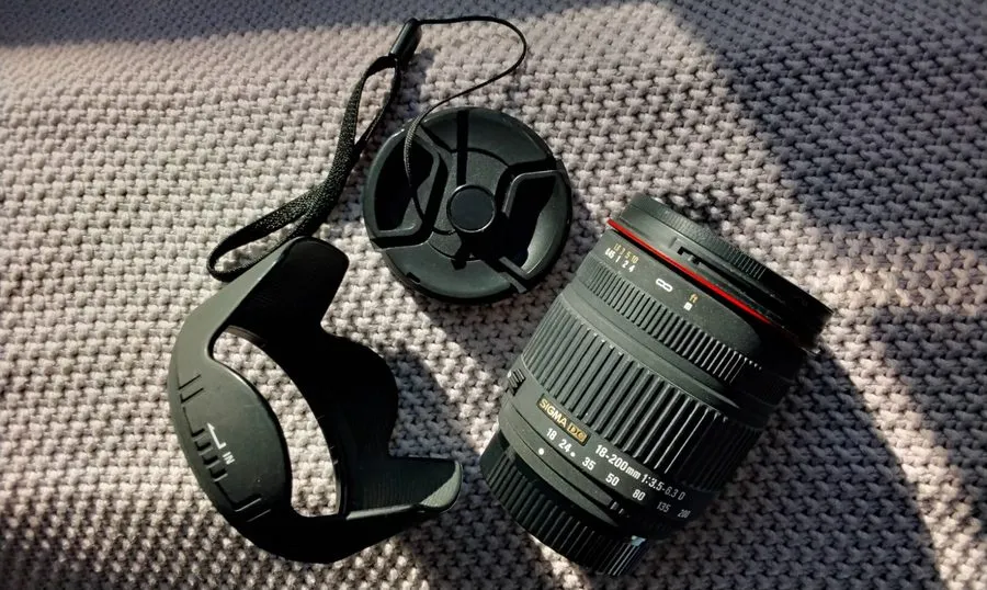 Объектив Sigma Nikon AF 18-200mm F3.5-6.3D All-in-One Zoom Lens — фото лота 1