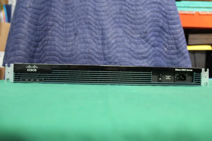Маршрутизатор CISCO 2901 2-Port Gigabit Integrated Services Router CISCO2901/K9