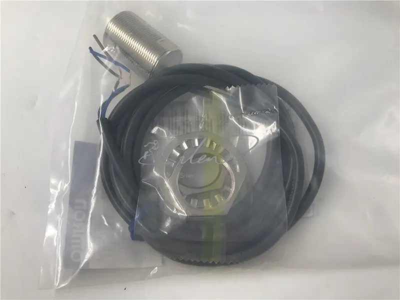 Датчик приближения Omron E2E-X10E1 23X0 12-24VDC Proximity Sensor