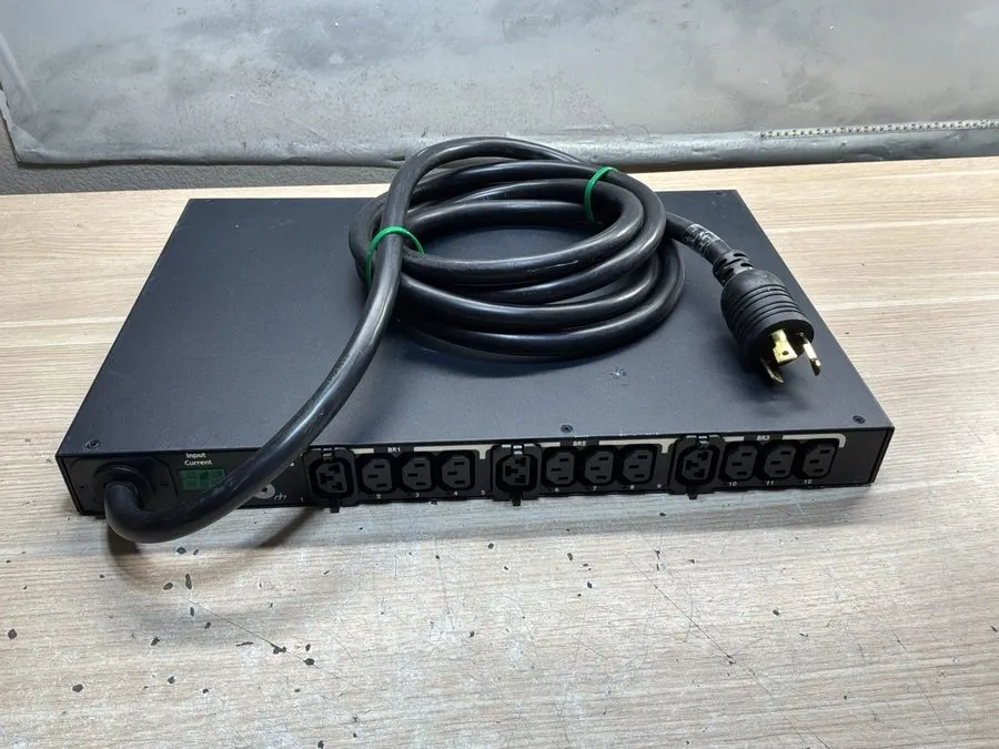 Блок розеток PDU ServerTech Switched Rack PDU C2WGI2SM-2CJA203/ power dist 12Out — фото лота 1