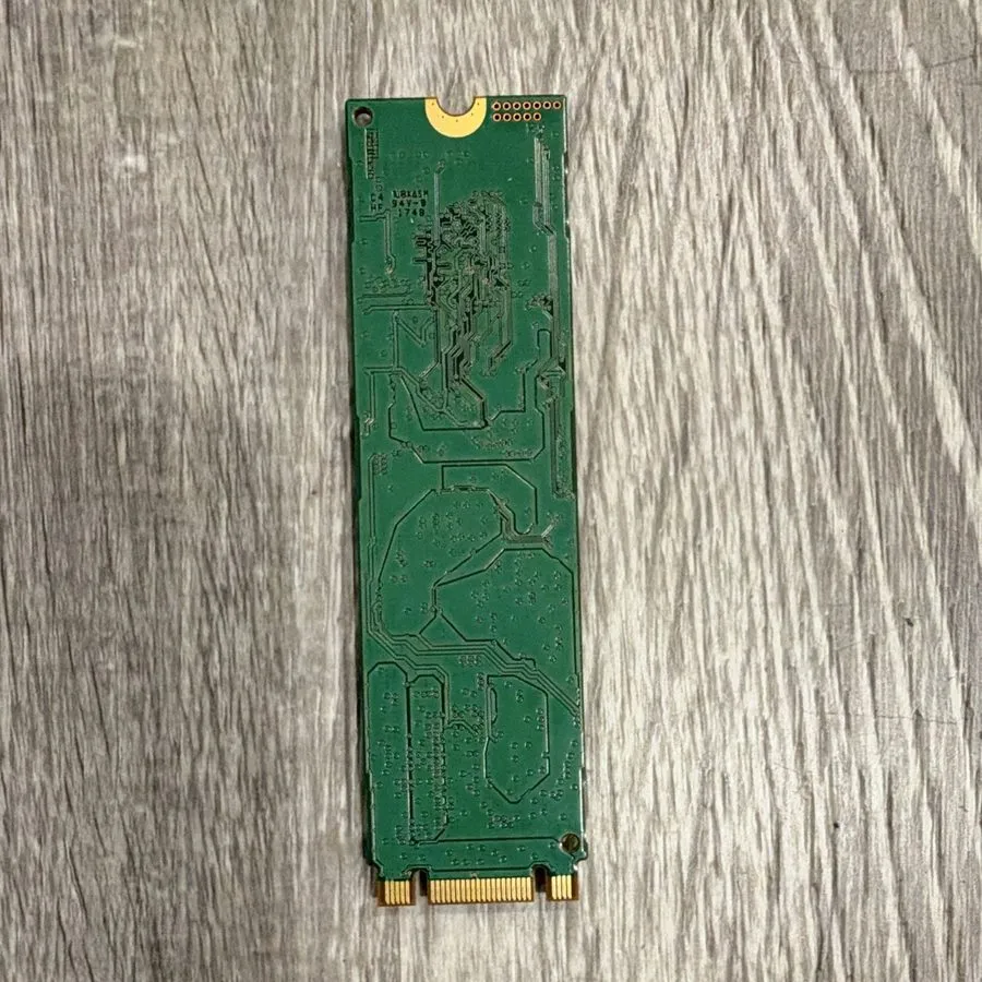SSD-накопитель Samsung PM871b MZ-NLN256F 256GB M.2 SSD SATA MZNLN256HAJQ-000D1 T