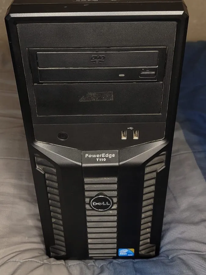 Сервер Dell PowerEdge T110 Tower Server Intel Xeon X3450 2.5 GHz 2 GB Ram No HDD