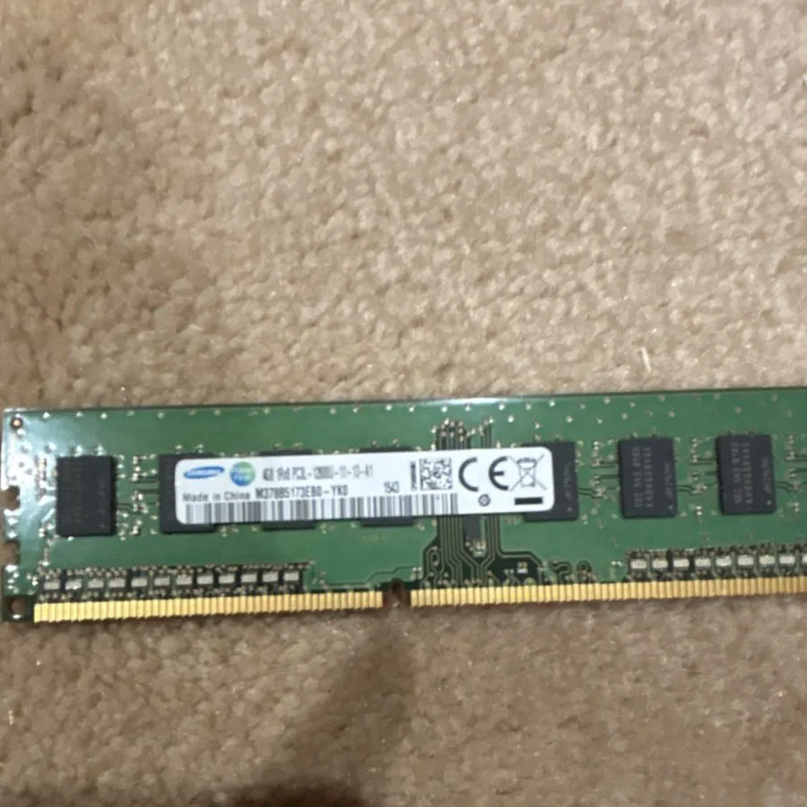 Модуль памяти Samsung 16GB (4x 4GB) DDR3 SDRAM DIMM PC3-12800U 240-Pin M378B5173 — фото лота 1