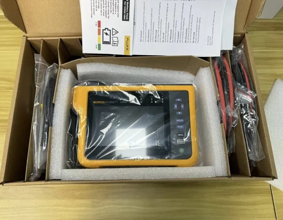 Анализатор Fluke 1773 Three-Phase Power Quality Analyzer