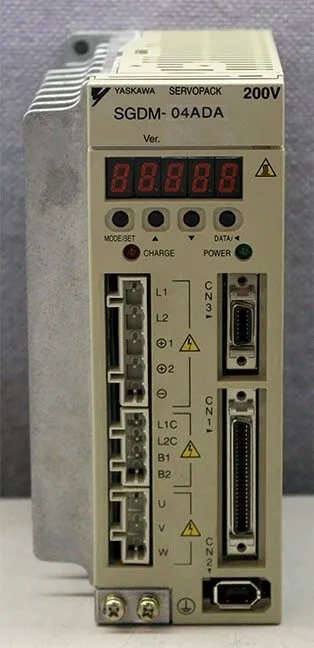 Сервопривод Yaskawa SGDM-04ADA ServoPack ServoMotor AC Drive