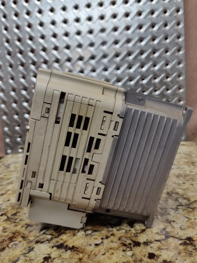 Частотный преобразователь YASKAWA V1000 CIMR-VU4A0005FAA