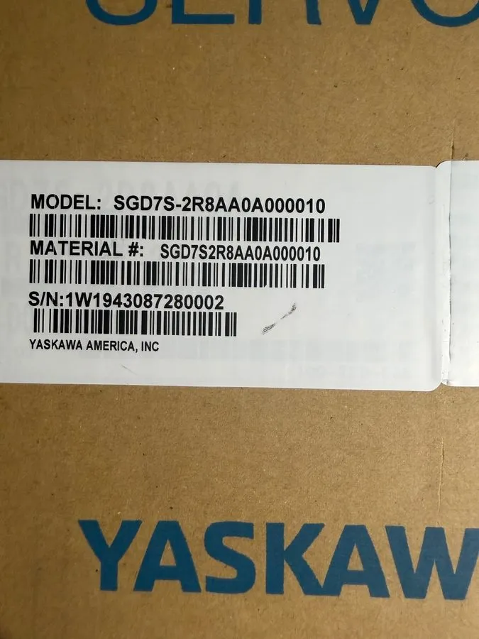 Сервопривод Yaskawa Servo Drive SGD7S-2R8AA0A000010 — фото лота 1
