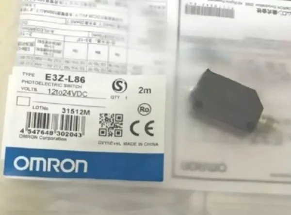 Фотоэлектрический датчик OMRON E3Z-L86 COMPACT PHOTOELECTRIC SENSOR PNP In 24Vdc