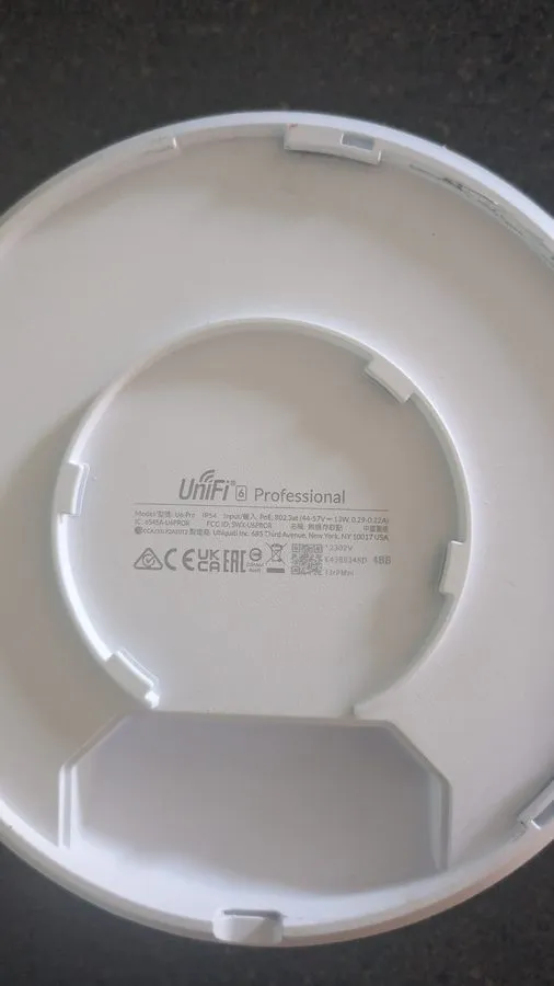 Точка доступа Ubiquiti Unifi U6-Pro AP