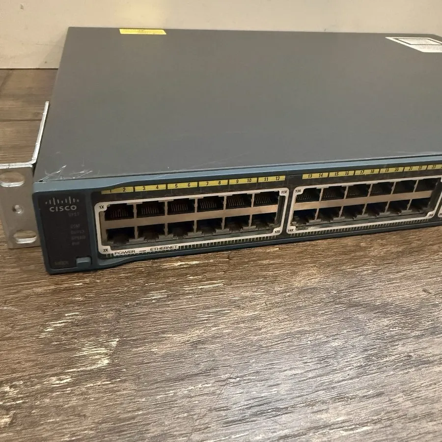 Коммутатор Cisco Catalyst WS-C2960-48PST-S 48-Port 10/100 PoE 2xGbE 2xSFP Switch — фото лота 1