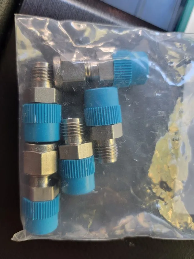 Разъём SWAGELOK SS-400-1-4 SS CONNECTOR FITTING, 1/4" TUBE x 1/4" MNPT MALE