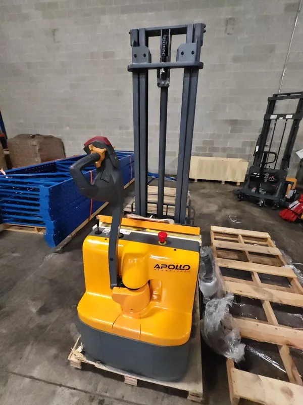 Оборудование APOLLOLIFT 1200lb Full Electric 3-Wheels Counterbalanced Walkie Sta — фото лота 1