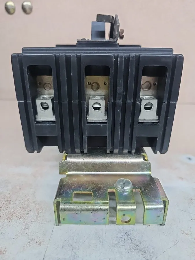 Автоматический выключатель Square D FA34020 I-Line Circuit Breaker 20A 3-Pole 48