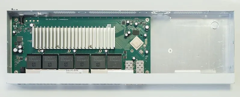 Маршрутизатор Mikrotik CRS326-24G-2S+RM Cloud Router Switch, 24xGbit LAN, Rackmo