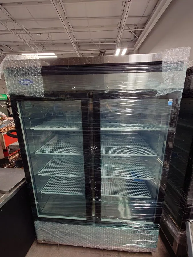 Холодильный шкаф Atosa MCF8707GR 54" Upright Stainless Steel Two Glass Door Reac — фото лота 1